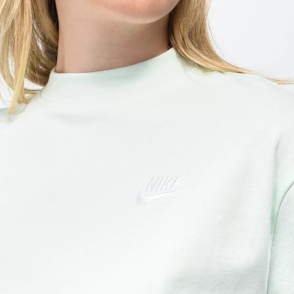 🍃 EUC🍃 Nike Sportswear Jersey Mint Green Crop Top T-Shirt - Picture 3 of 6